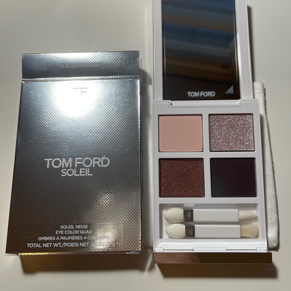 Tom ford eye shadow in the shade black diamond